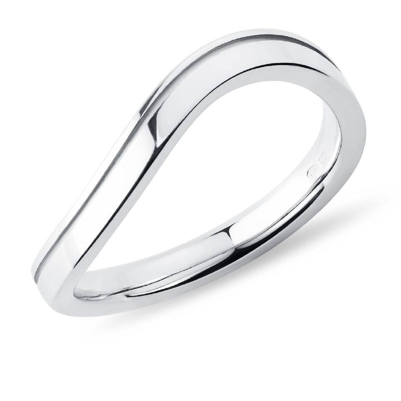 18K White Gold Timeless Elegance Solitaire Engagement Ring"
